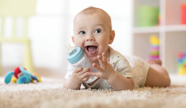 Refluxo em bebês: causas, sintomas e o que fazer