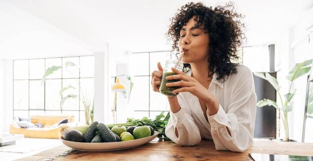 De manhã ou à noite: qual o melhor horário para tomar suco detox?