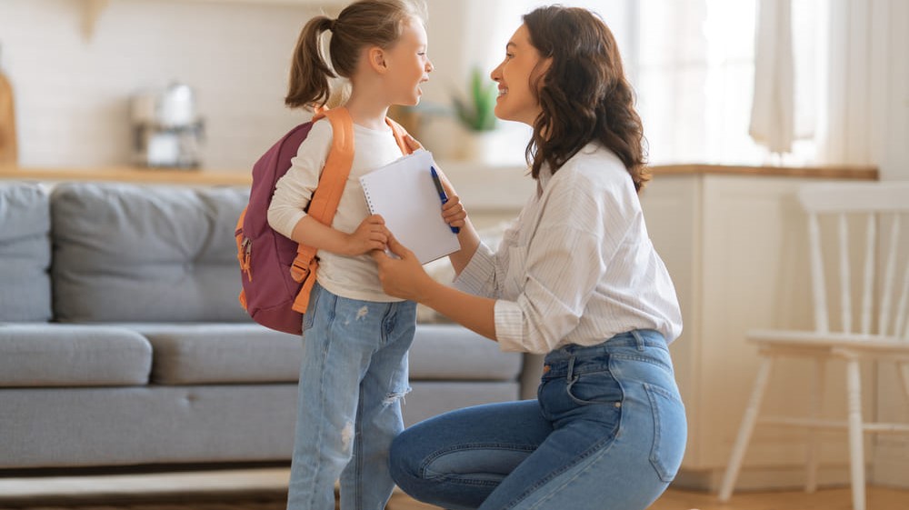 Mochilas escolares: peso pode afetar coluna das crianças