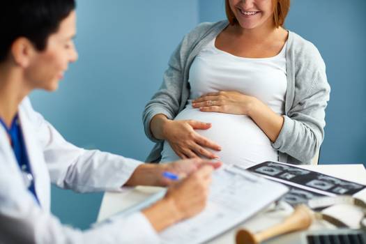 Tratamentos para engravidar aumentariam risco cardiovascular em mulheres, sugere estudo