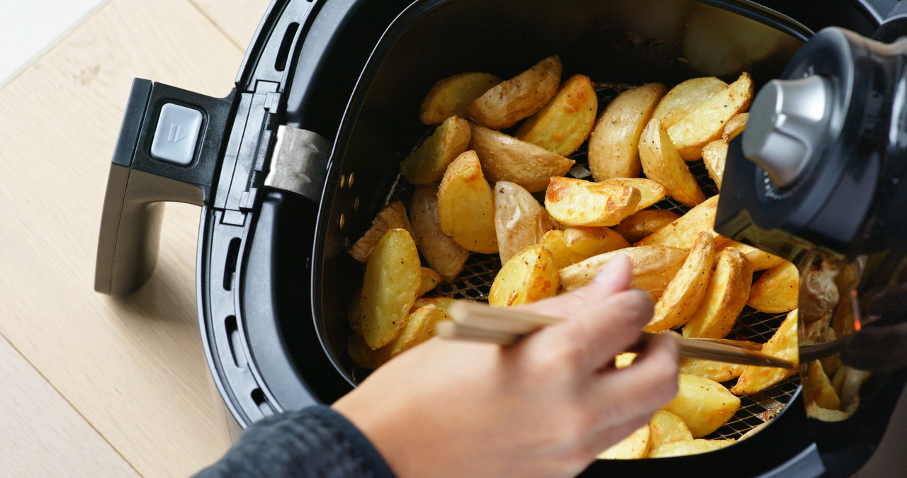 Air fryer ou forno elétrico? Veja a melhor opção para ter em casa