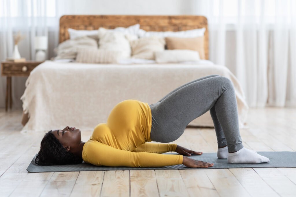 exercícios-para-relaxar-na-gravidez-elevação-pélvica