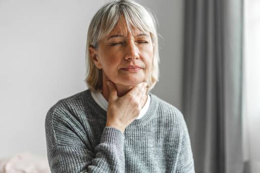 Odinofagia (dor de garganta): causas, sintomas e tratamento