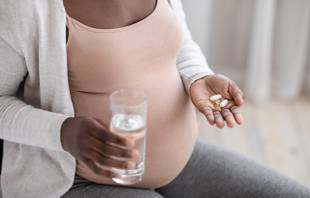 Analgésico na gravidez: remédio aumenta risco de parto prematuro