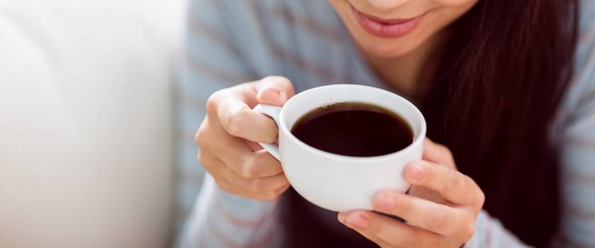 Cafeína: conheça os benefícios que ela oferece para a beleza