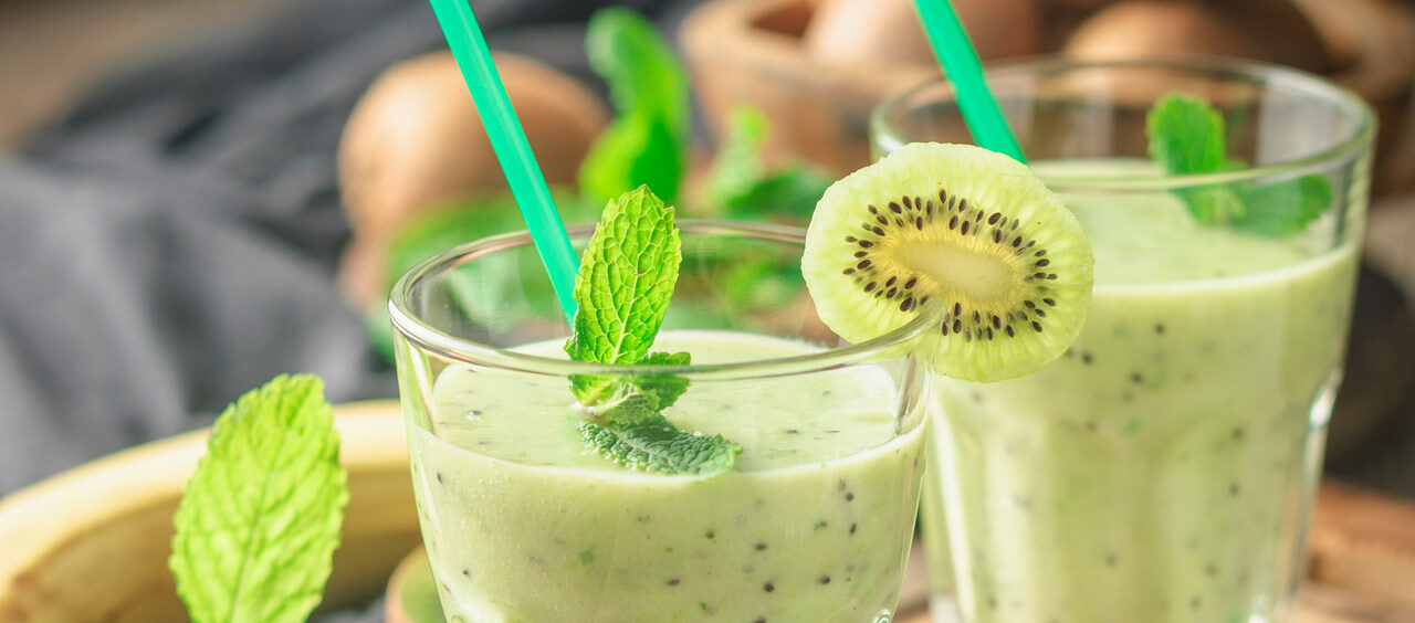 Suco de kiwi com abacaxi emagrece