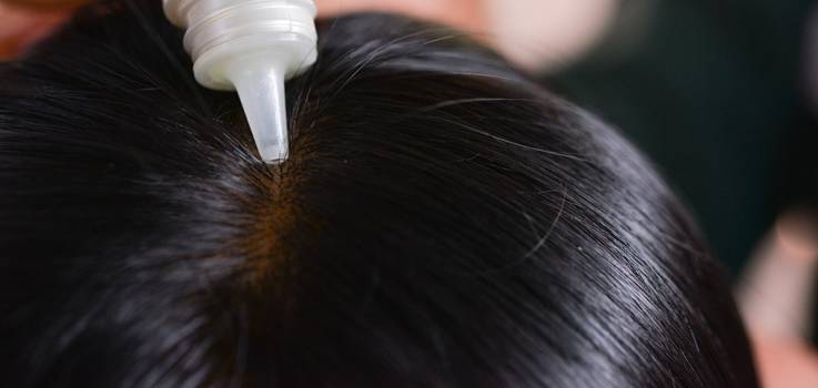 Tônico de alho ajuda o cabelo a crescer? Profissional esclarece