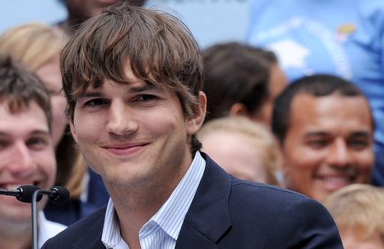 Vasculite: Ashton Kutcher está com inflamação dos vasos sanguíneos