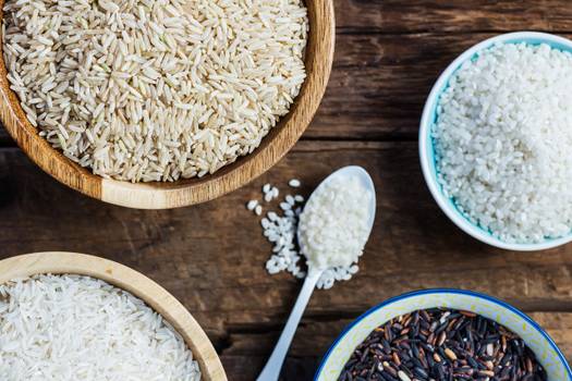 É preciso mesmo substituir o arroz branco pelo integral para emagrecer?
