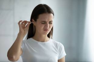 Cerume de ouvido: qual a importância e porque não devemos limpá-lo