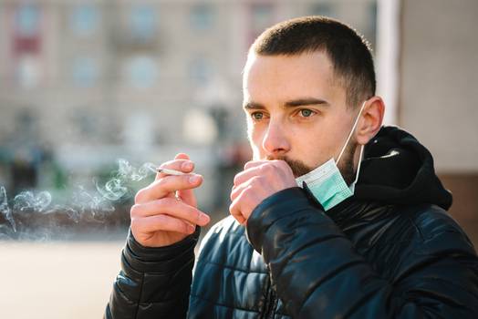 Cigarros artesanais de tabaco são menos prejudiciais à saúde bucal?