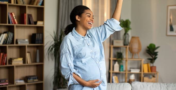 Dançar durante o trabalho de parto facilita o nascimento do bebê?