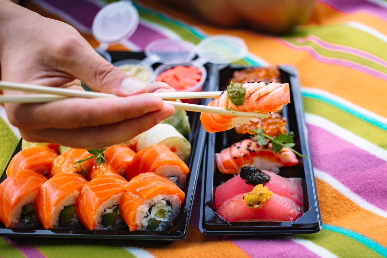 Qual a diferença entre intoxicação e infecção alimentar?