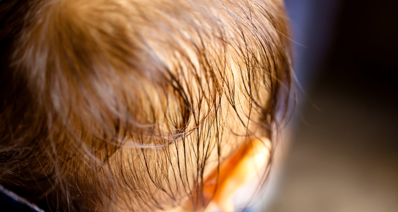 Descubra como identificar se o bebê está agasalhado demais