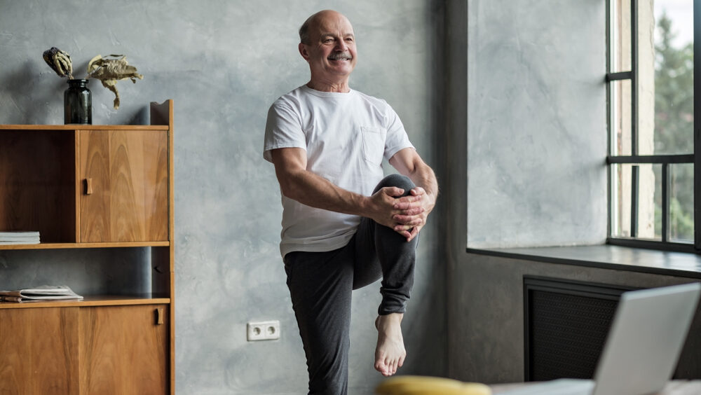 ficar de pé em uma perna só