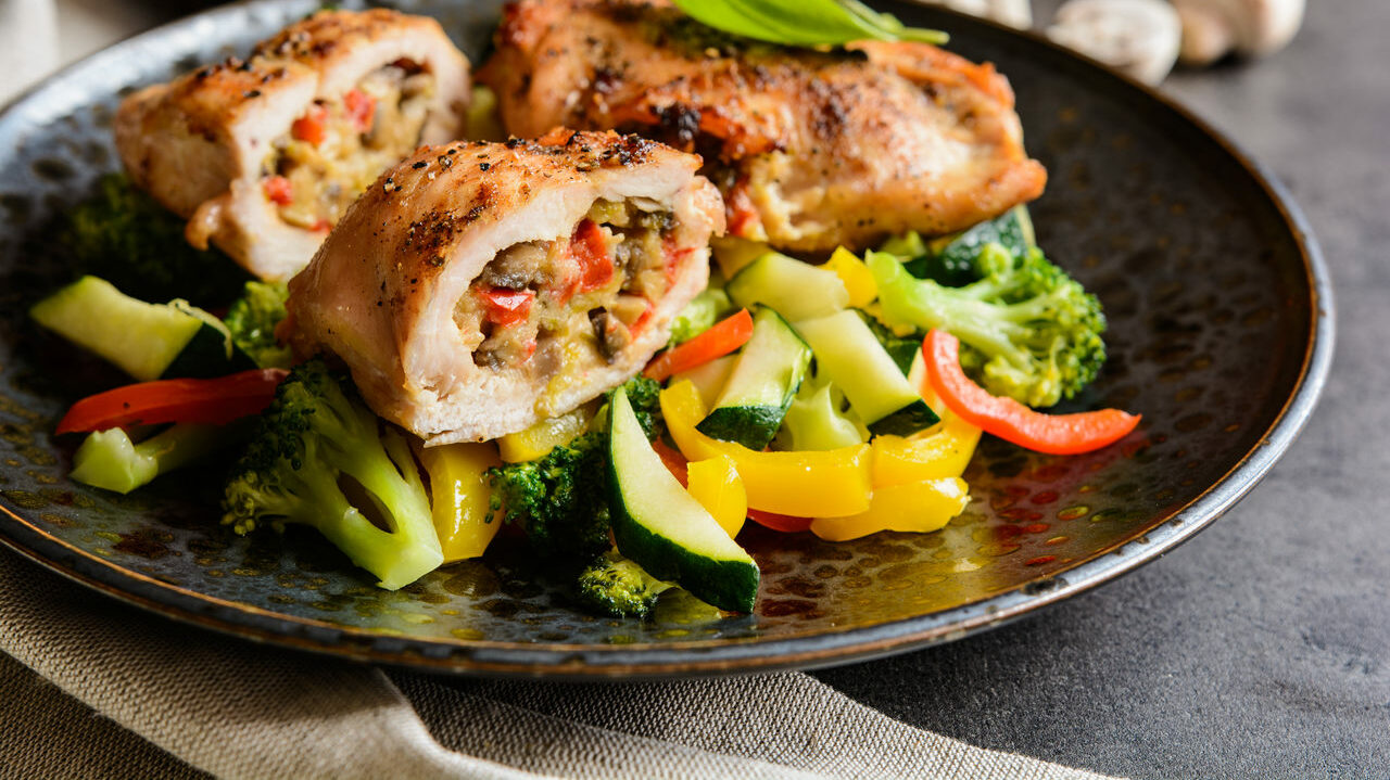 Receita de filé de frango recheado com pinhão