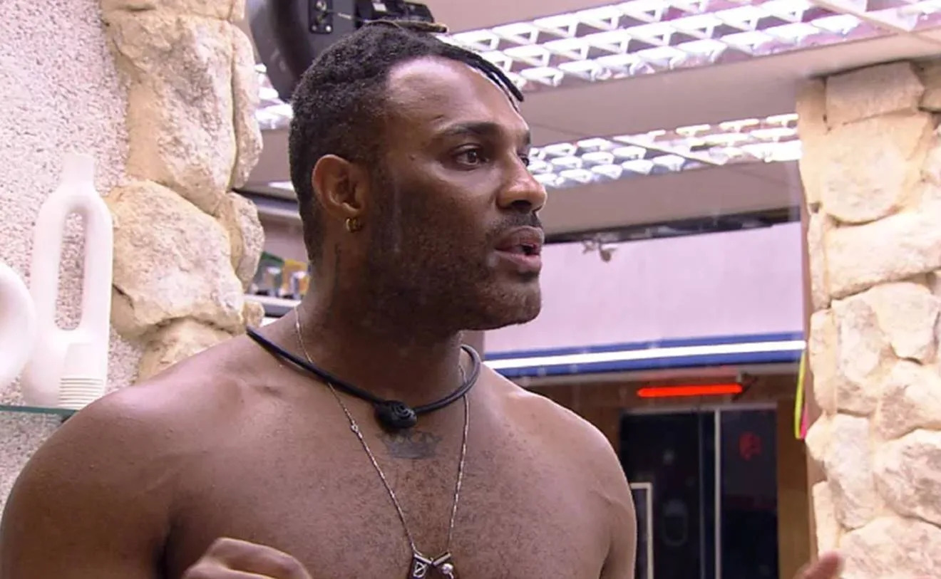 Fred Nicácio, do BBB, fica em dúvida se deve lavar o arroz