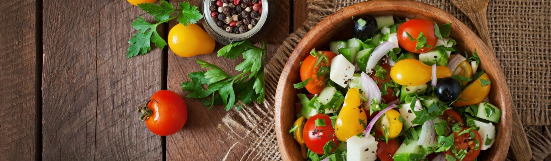 comer salada antes da refeição