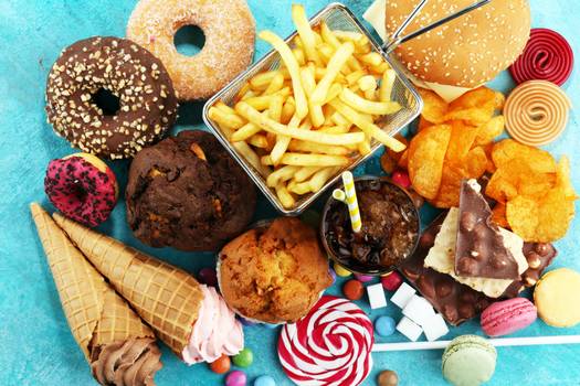 Exagerar nos alimentos gordurosos pode causar depressão e Alzheimer, segundo estudo