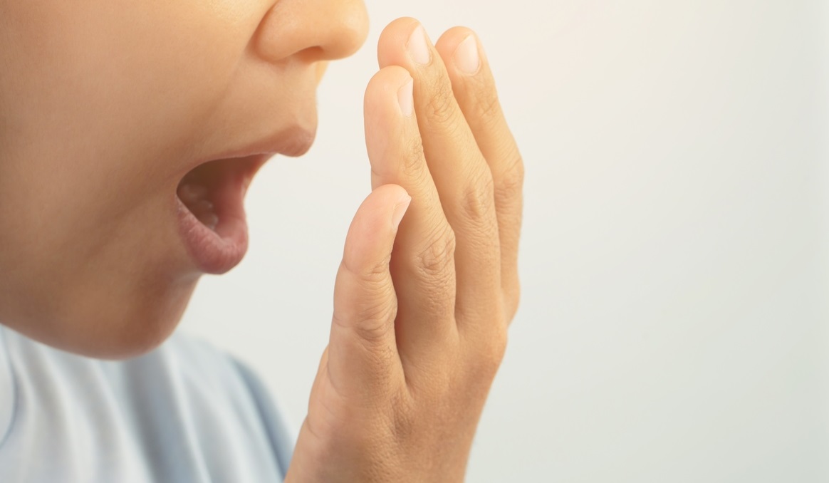 Você sabia que existe relação entre mau hálito e TPM?