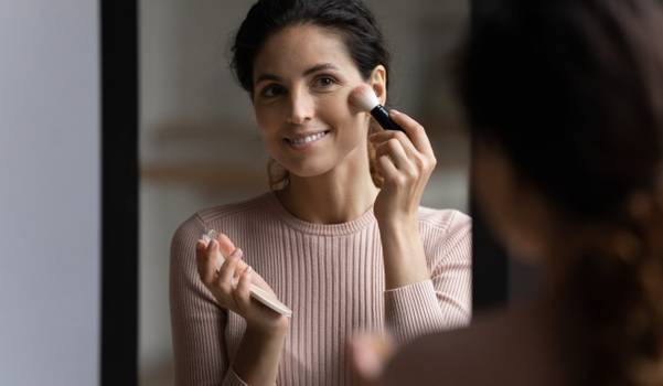 Maquiagem que trata a pele: mito ou verdade?