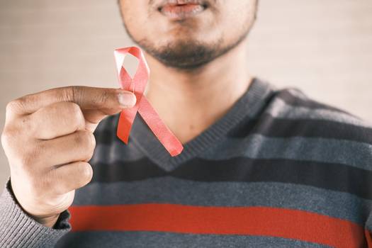 AIDS: o que é, sintomas, causas, tratamento e mais