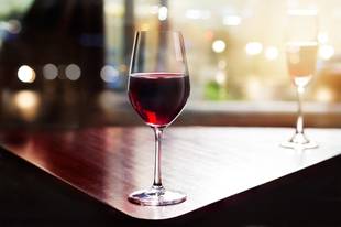 Ativos do vinho podem ser eficazes contra o Covid-19, diz estudo