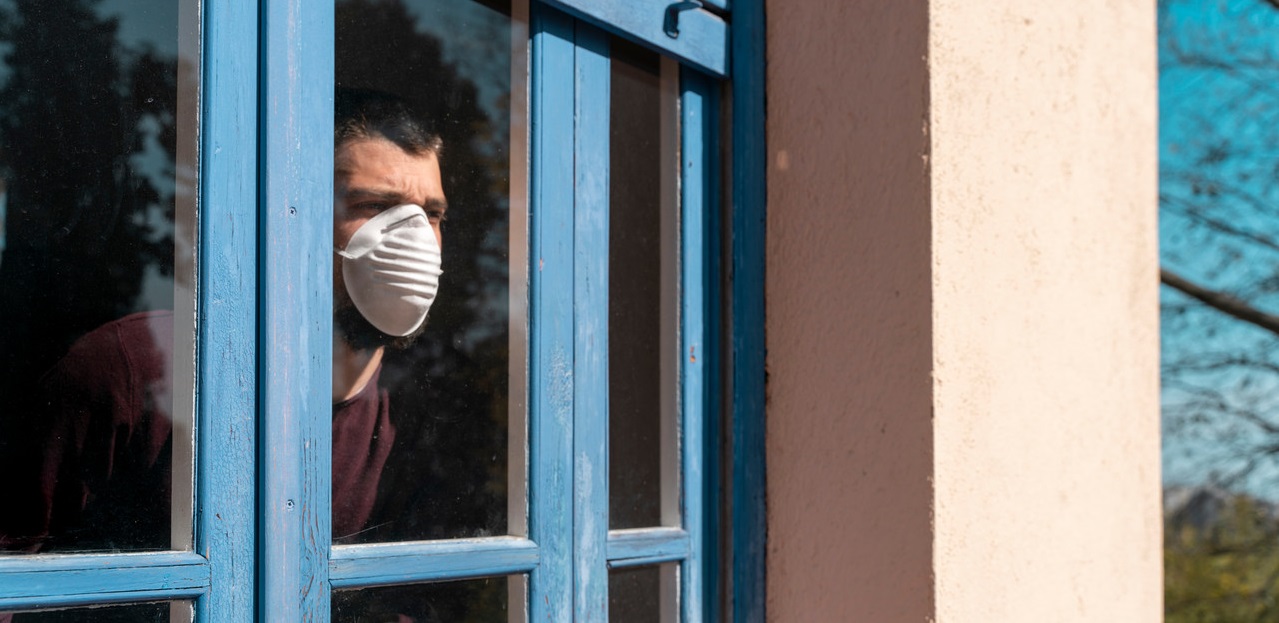 Isolamento de cinco dias contra Covid pode não ser suficiente, diz estudo