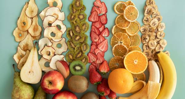 Frutas desidratadas, cristalizadas e chips: quais as diferenças?