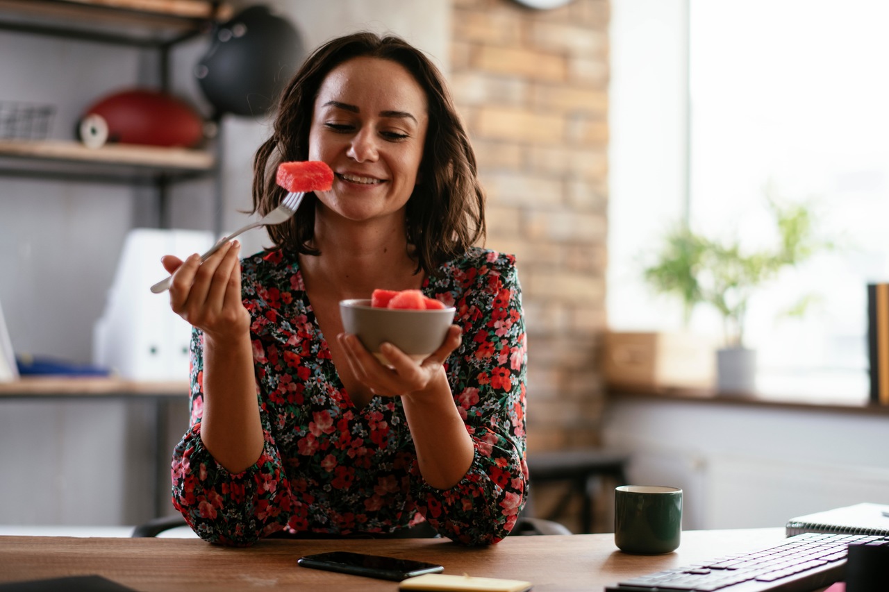 Fruta como sobremesa engorda? Nutricionista esclarece