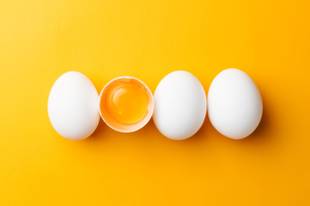 Gema ou clara do ovo: o que é melhor para ganhar músculos?
