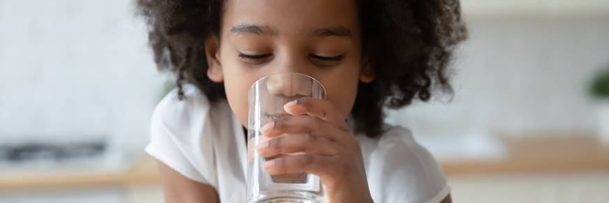 Água com gás para crianças: pode ou não?
