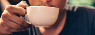 Fertilidade masculina pode aumentar com consumo de chá, sugere estudo