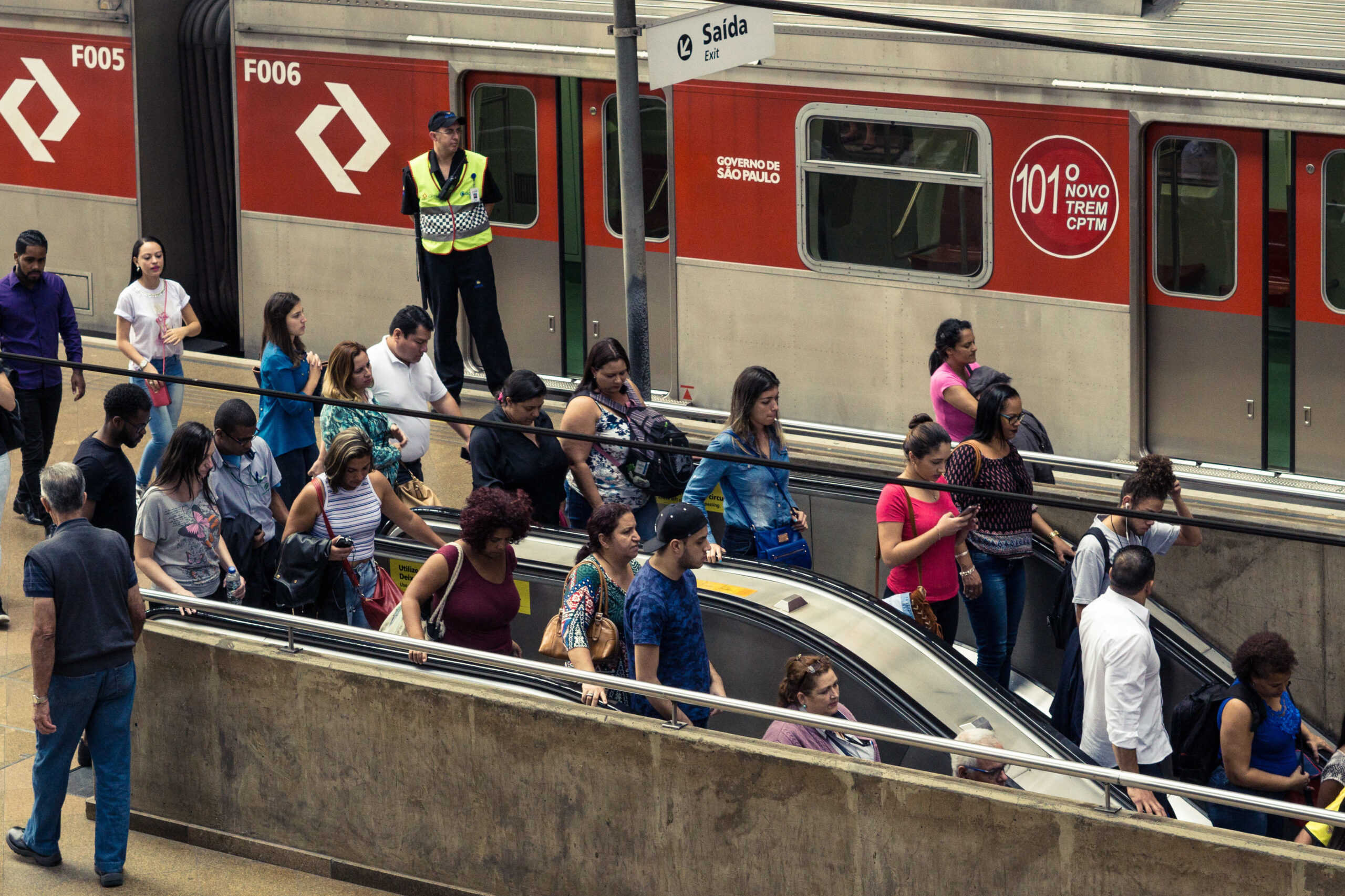Máscaras não são mais obrigatórias em transportes públicos de SP