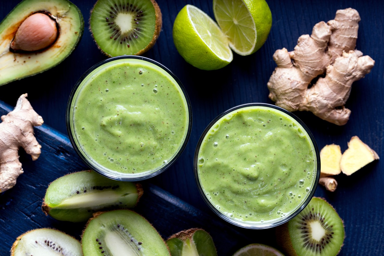 Suco de abacate com gengibre emagrece? Conheça a bebida