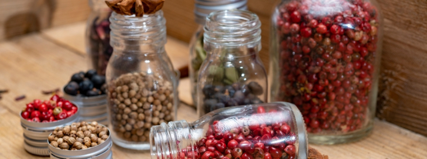 Frascos de temperos podem estar contaminados por falta de higiene, sugere estudo