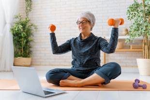Exercícios para idosos fortalecerem o core