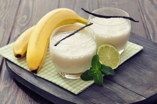 Suco de banana com hortelã emagrece? Conheça a bebida