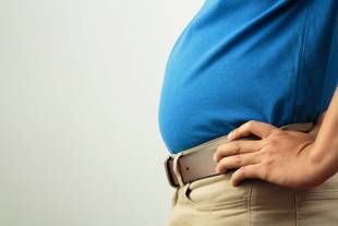 Gordura na barriga e fraqueza muscular sinalizam declínio físico em homens