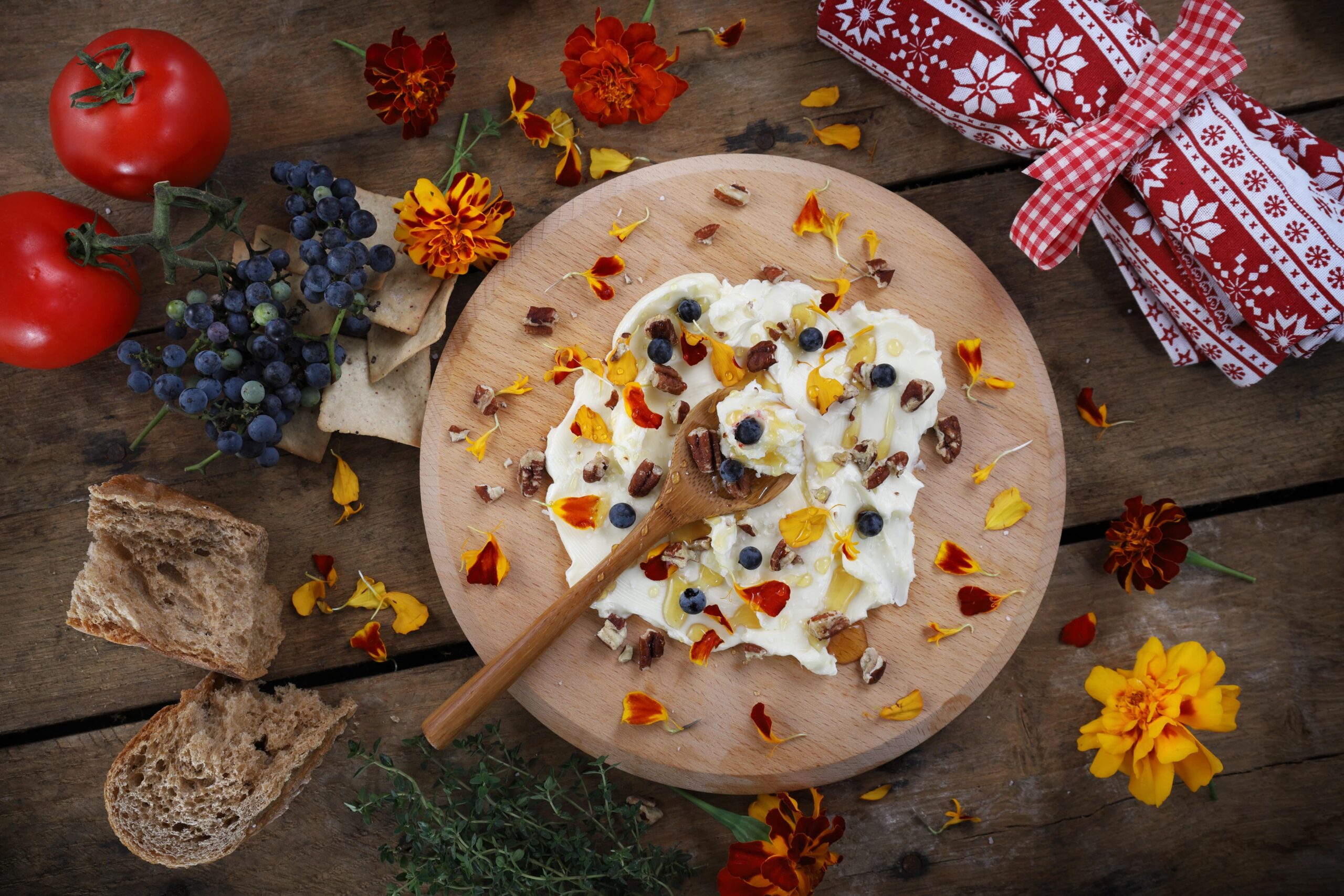 Butter board: tábua de manteiga viraliza no TikTok; vale a pena fazer?