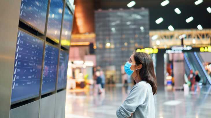 Uso de máscaras em avião e aeroportos