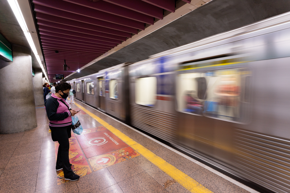 Em SP, uso de máscaras no transporte público volta a ser obrigatório