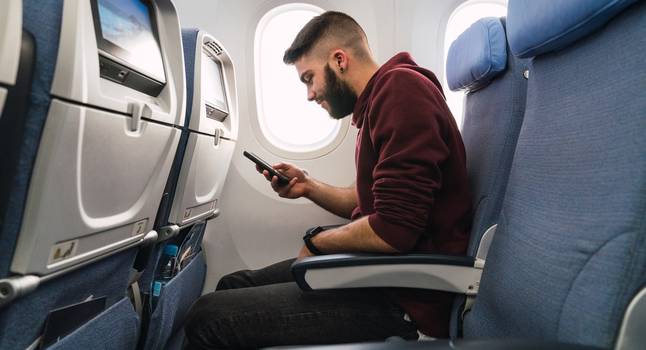 Dor de ouvido no avião: dicas para evitar