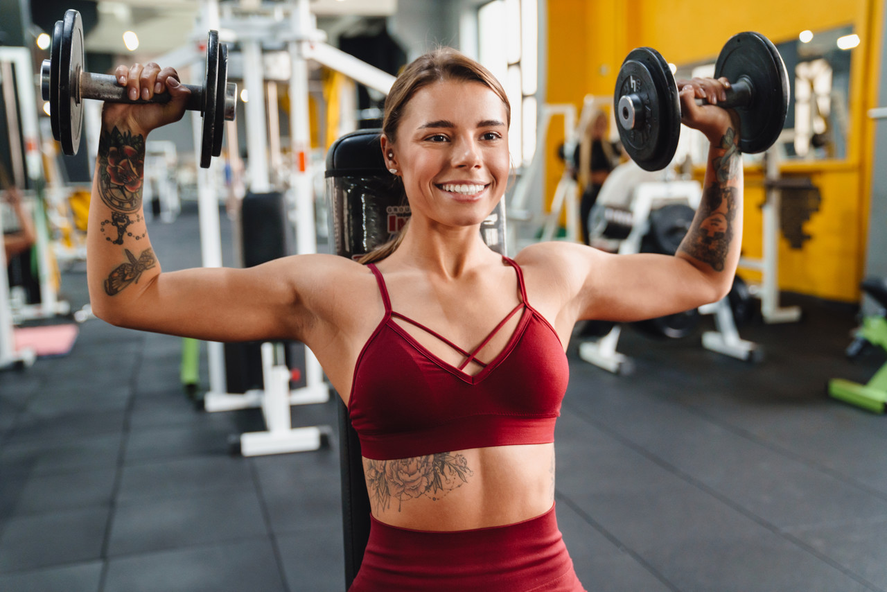 Quer uma cintura mais fina? Treine membros superiores!