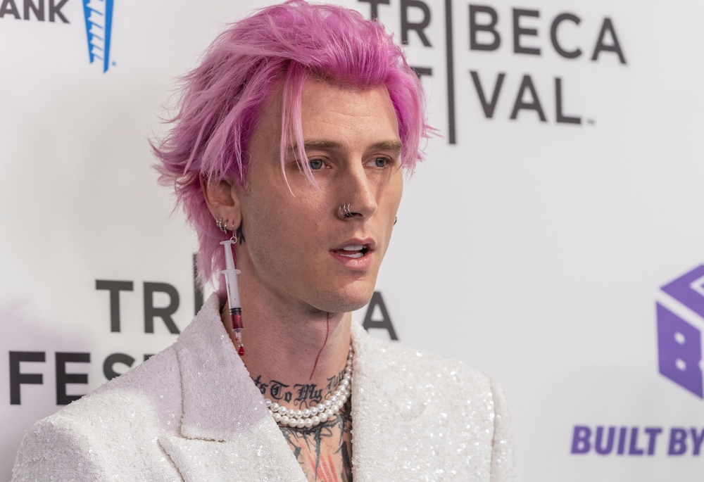 Machine Gun Kelly mostra terapia com sanguessugas; para que serve?