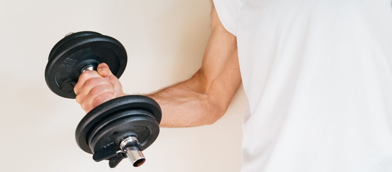 óleo mineral para aumentar os músculos