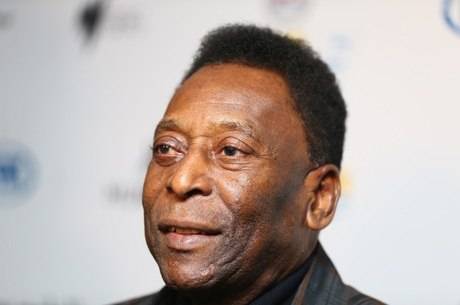 Pelé tem piora no quadro de câncer e passará Natal internado