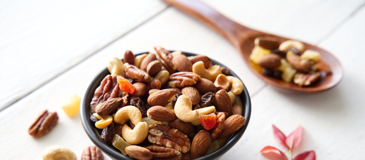 porção de castanhas no lanche da tarde