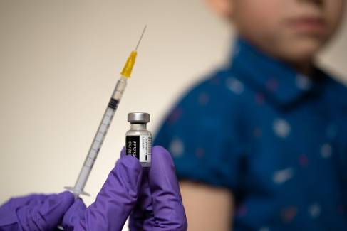Vacina da Pfizer contra Covid é liberada para crianças de 6 meses a 4 anos