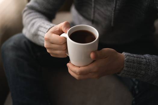 Abstinência de cafeína: conheça os sinais do corpo ao parar de tomar café